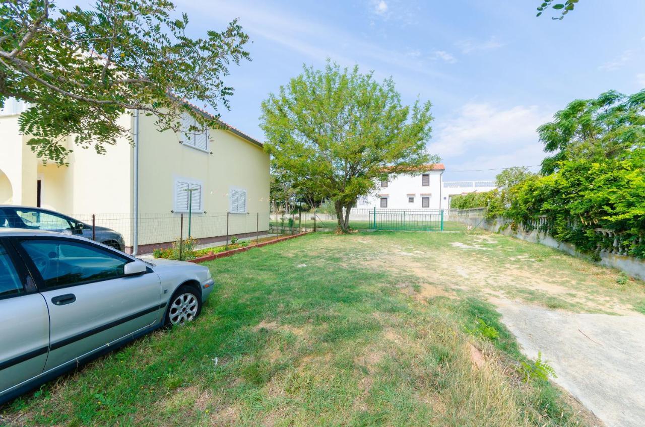 Apartments Sime Lopar Buitenkant foto